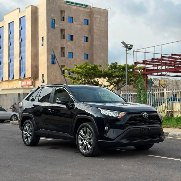 Toyota RAV4 XLE 2021