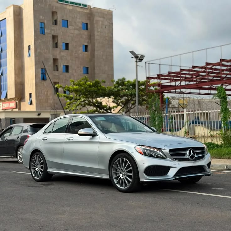 Mercedes-Benz C300 2015