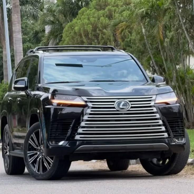 Lexus LX600 2025